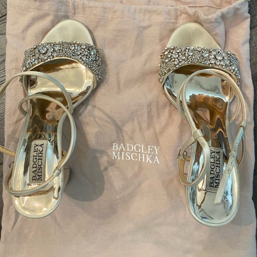 Heels - Picture 3 of 3